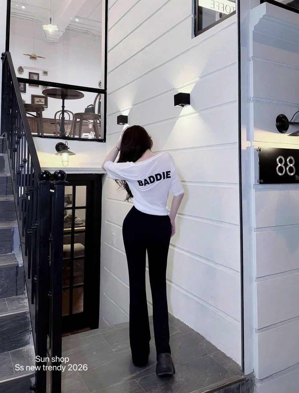  Set áo cố V in chữ BAD mix quần ống loe dáng dài - ĐEN - Z7 (EO S<68, M<72) 