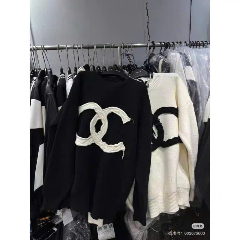  Áo len tay dài chất dày dặn logo chanel -  ĐEN - E173 