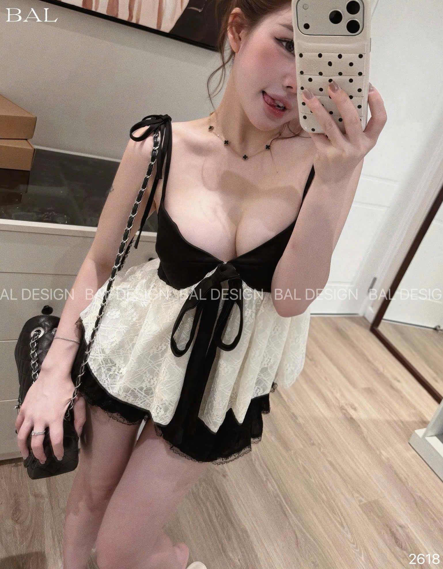  Set áo hai dây khoét ngực cột nơ ngực mix chân váy phối ren - K48 