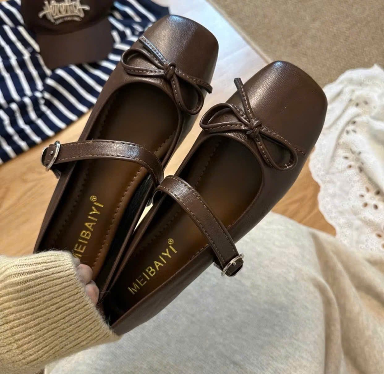  Giày búp bê mũi vuông đính nơ quai ngang chất da - NÂU - G4 