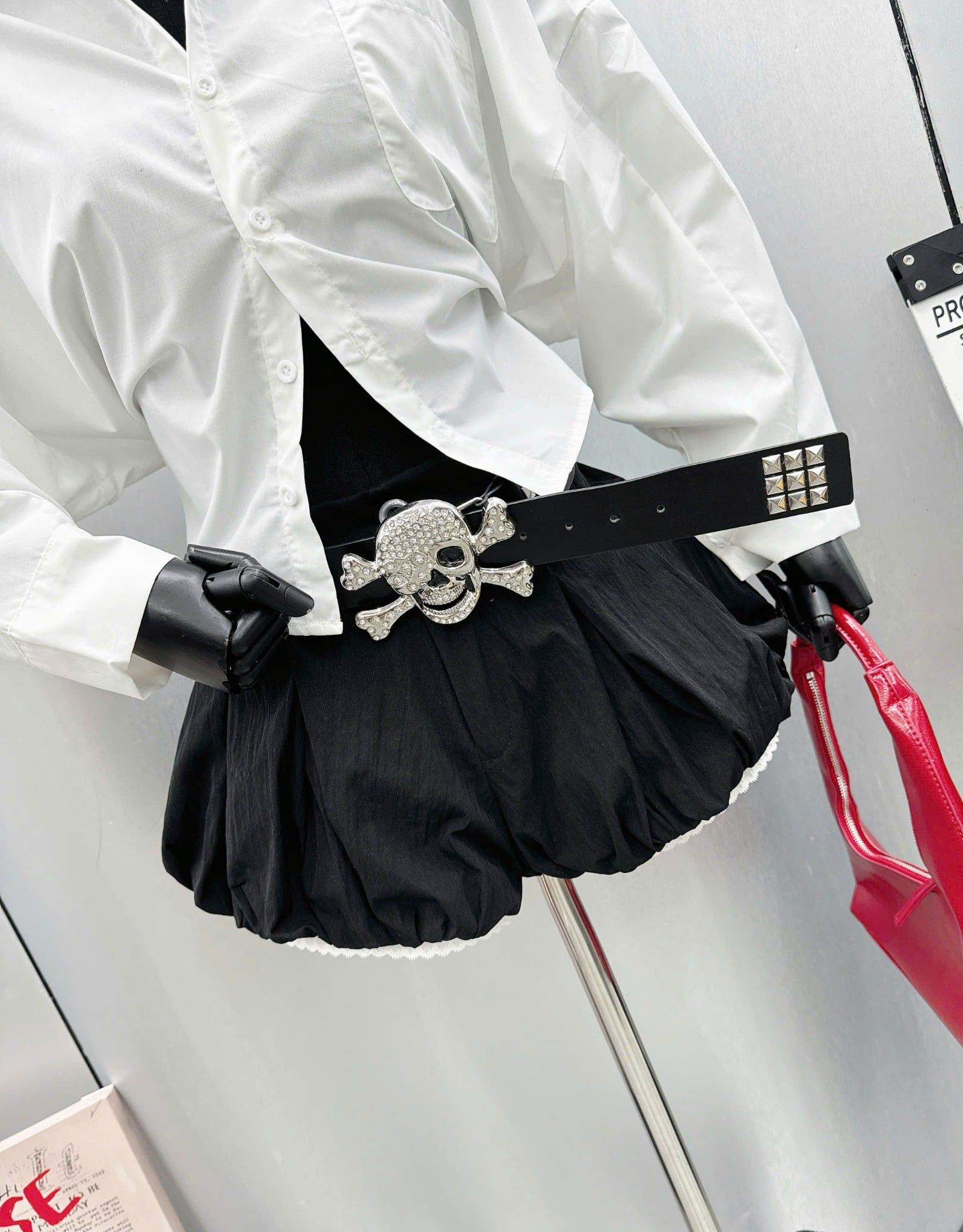  Quần short form bí phối viền ren siêu xinh - ĐEN - R185 ( 50% cạp chun ) (0) 