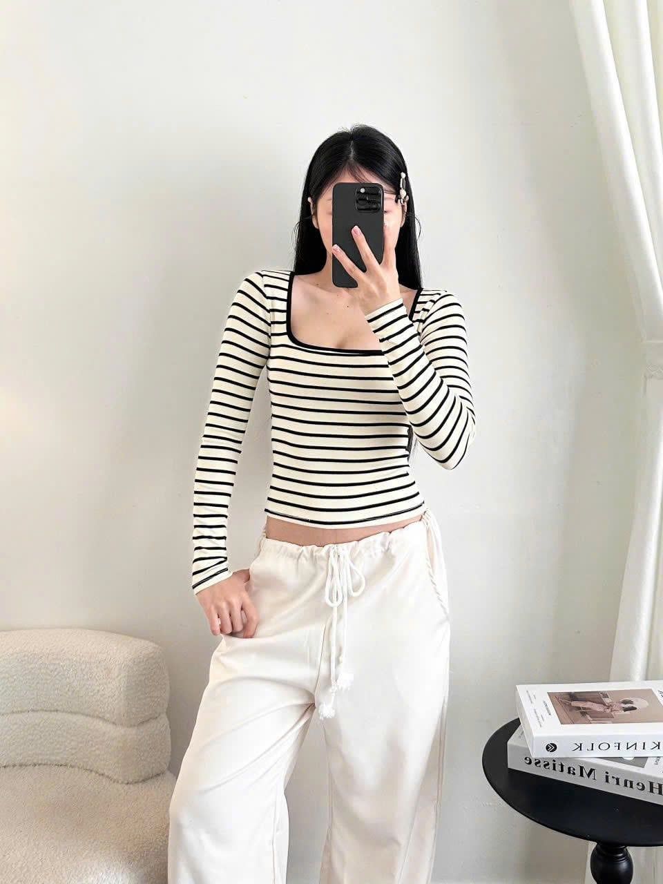  Áo thun cổ vuông tay dài kẻ sọc - KEM SỌC ĐEN - G213 