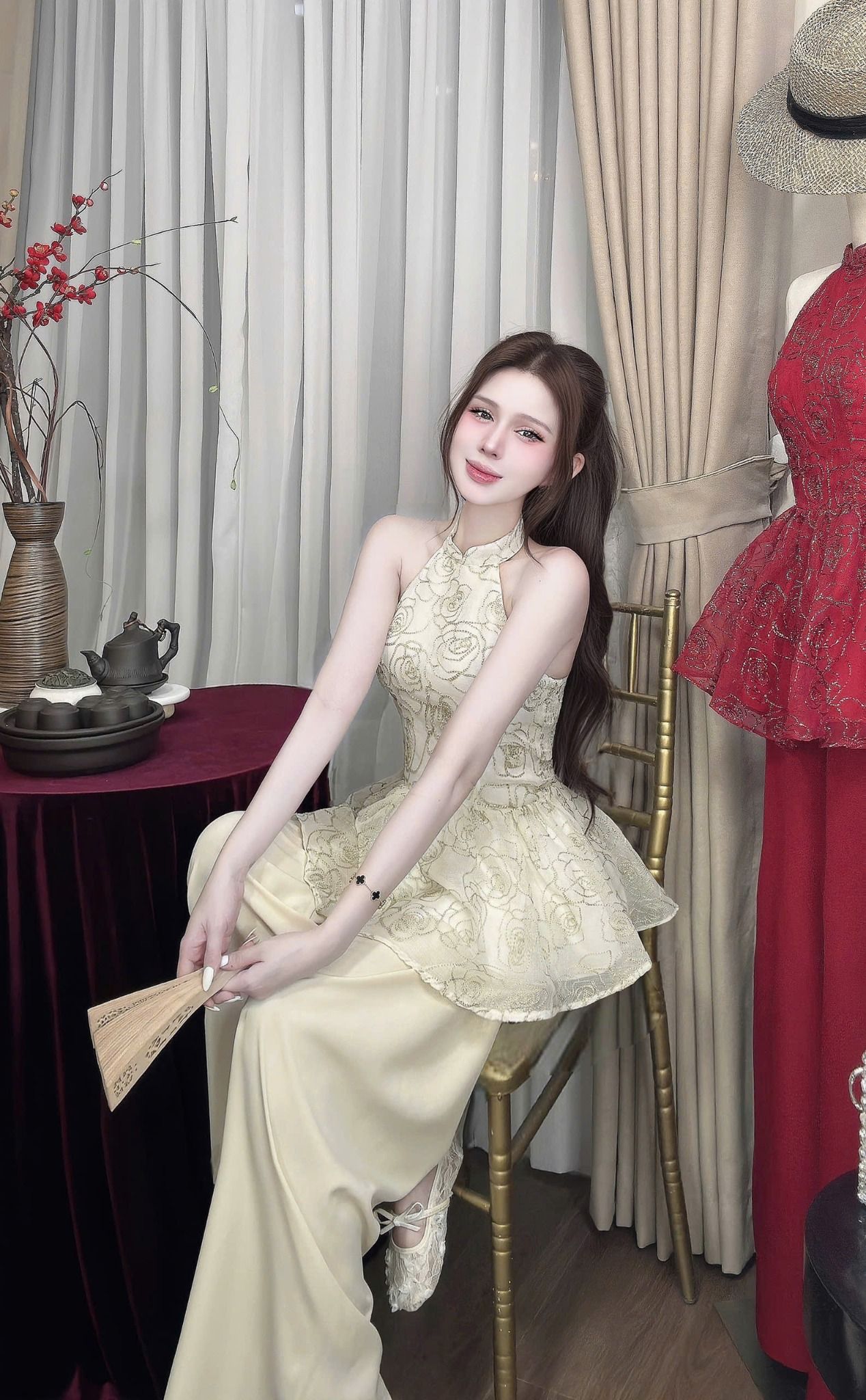  Set gấm thêu áo cổ yếm chân xoè mix quần lụa 50% lưng chun - KEM - G7 (S<48,50KG, M< 50KG-54KG, L<54-58KG) 