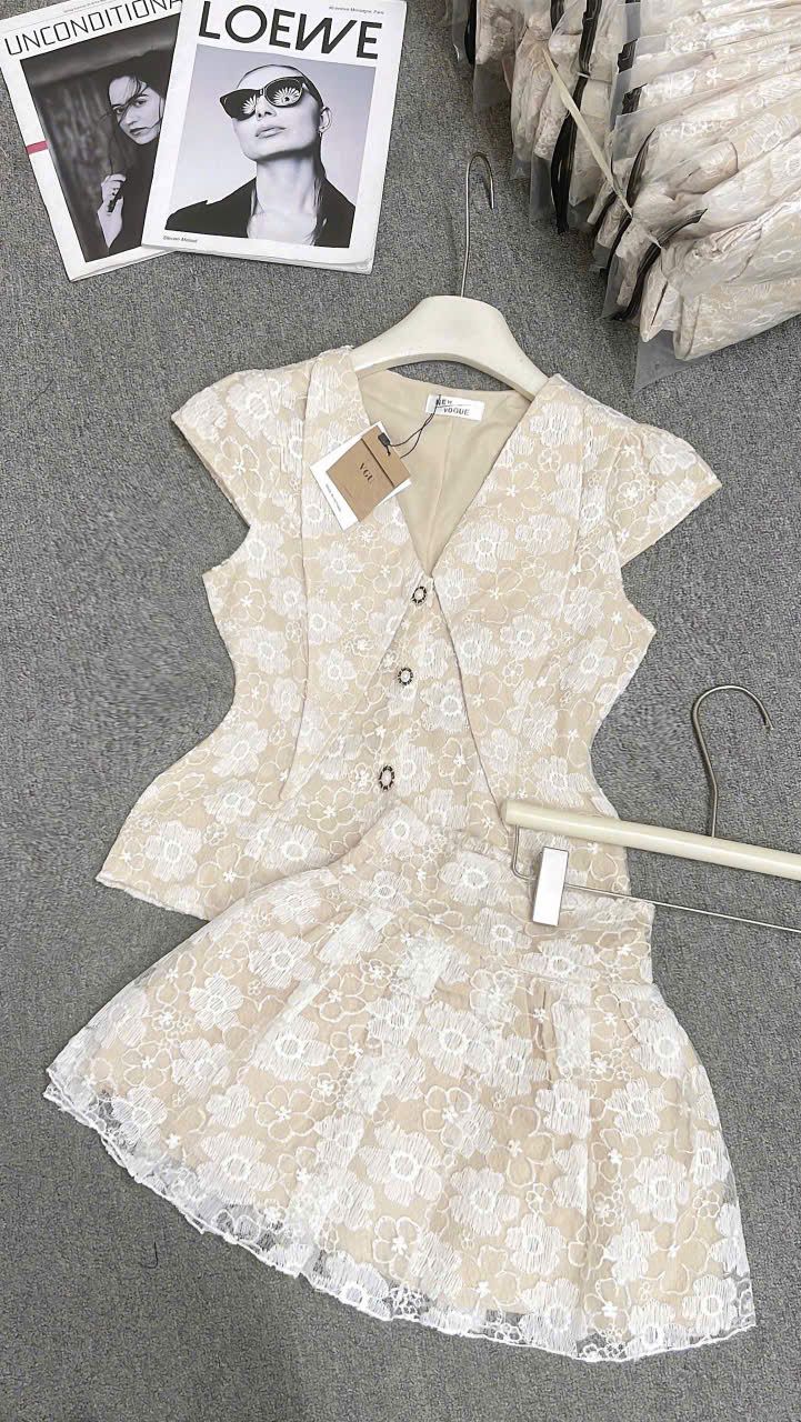  Set áo cổ V vạt nhọn thêu hoa mix chân váy xếp ly 3 lớp - N148 H80 