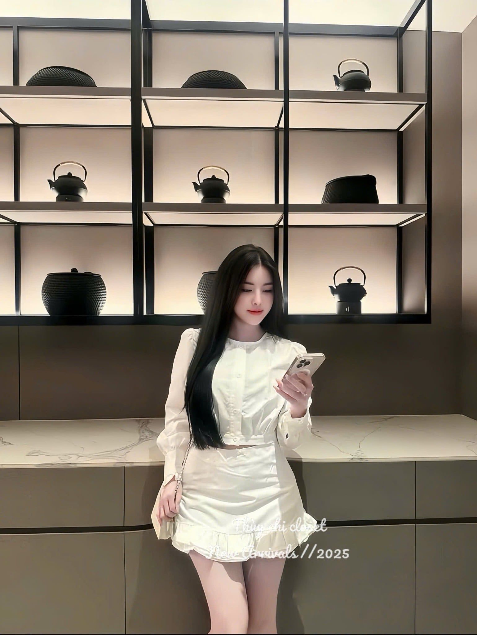  Set áo sơ mi dáng ngắn dài tay mix chân váy bèo đính nơ - K69 (EO S<68, M<72) 