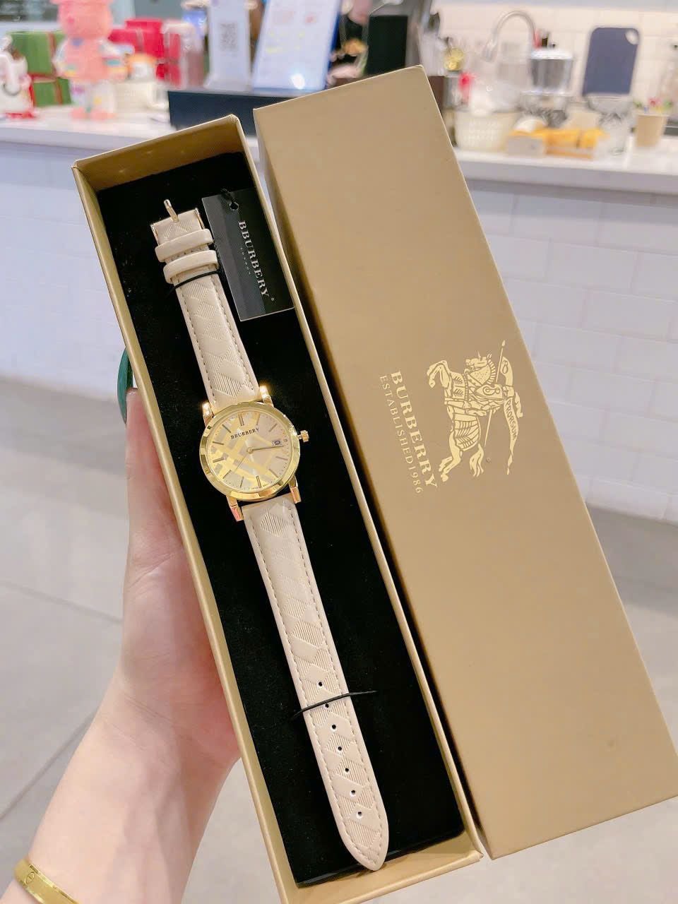  Đồng hồ BBURBERY mặt TRÒN quai da be - DH10 ( MÃ 5 ) 