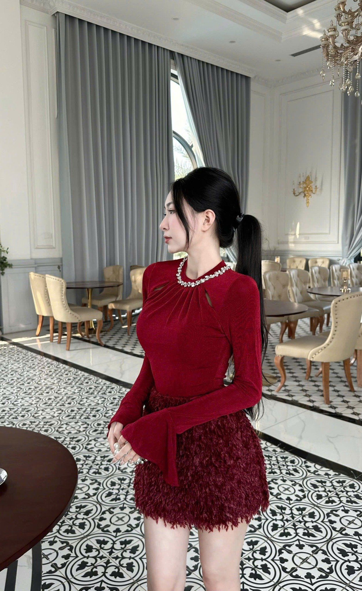  Set áo tay dài loe vai cổ đính đá mix chân váy sang chảnh - ĐỎ - E314 ( eo S<68, M<72 ) 