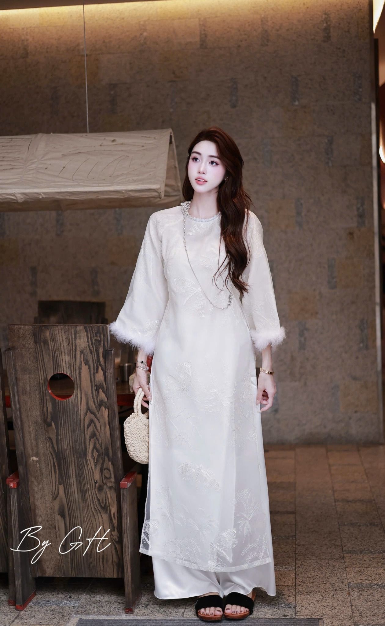  Áo dài cách tân cổ đính cườm thêu tay phối lông mix quần lụa - R95 ( 50% lưng chun, áo dài 130cm, quần 103cm ) 