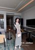 Đầm kẻ cộc tay ngựa kèm khăn dáng dài co giãn - TRẮNG - A405 (0)