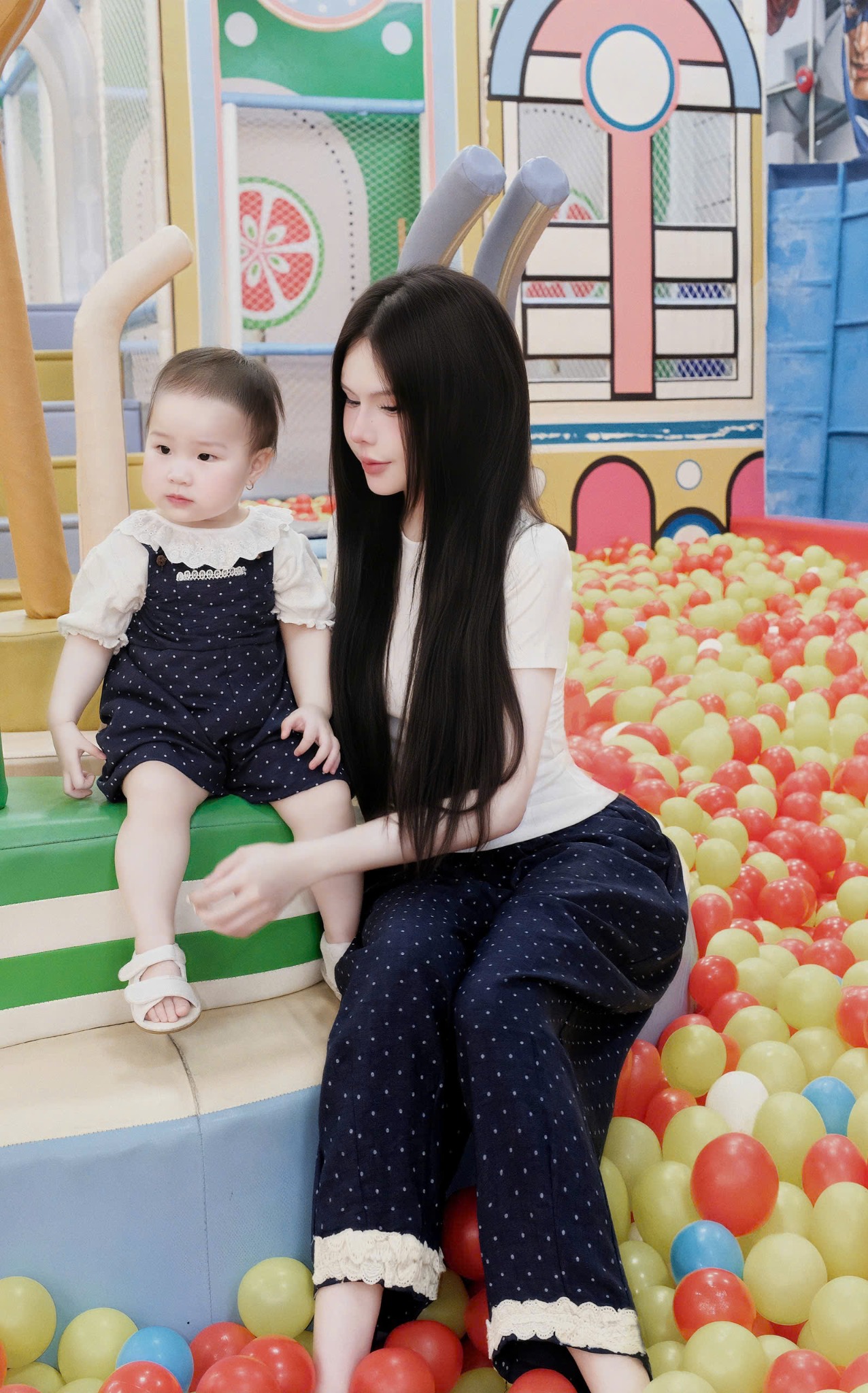  Set áo beauty co giãn phối quần baggy chấm bi phối ren - ÁO TRẮNG - QUẦN XANH - B44 ( QUẦN 92CM ) 