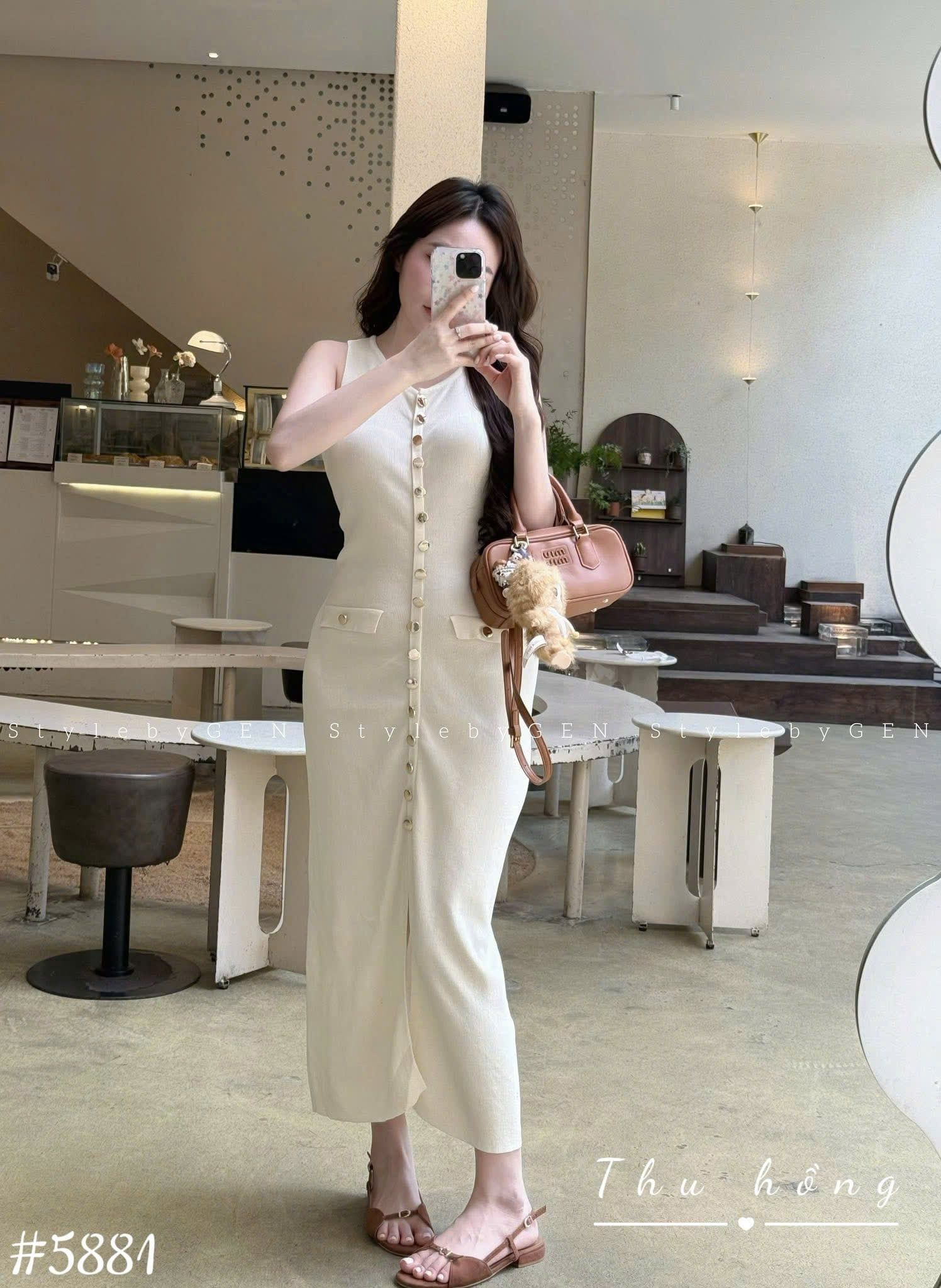  Đầm len gân dáng dài cổ tròn đính cúc sang chảnh - KEM - R297 (0) 