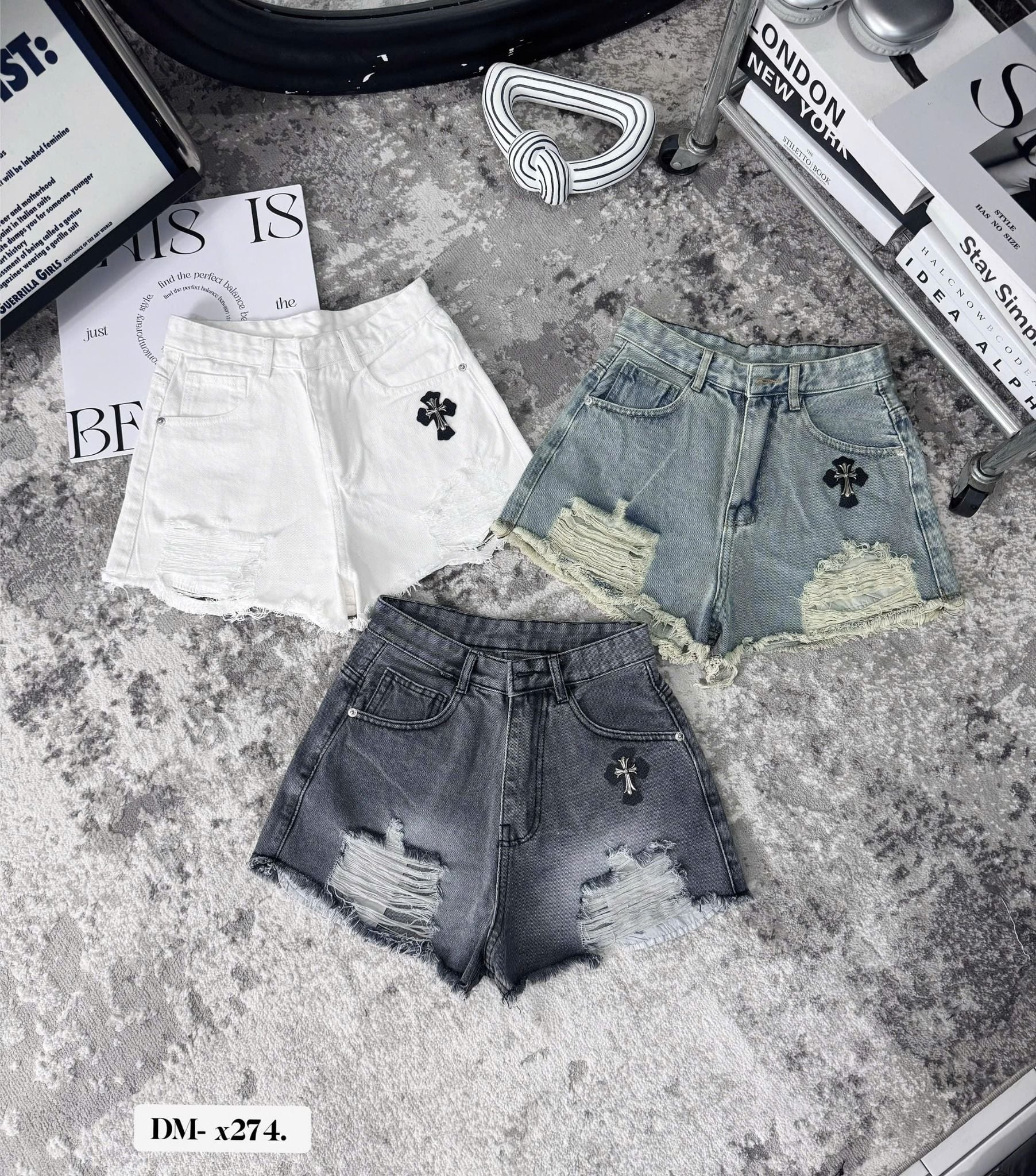  Quần short jeans cạp cao logo chữ thập - XANH - R54 ( eo S<64, M<66-68, L<70-72 ) 