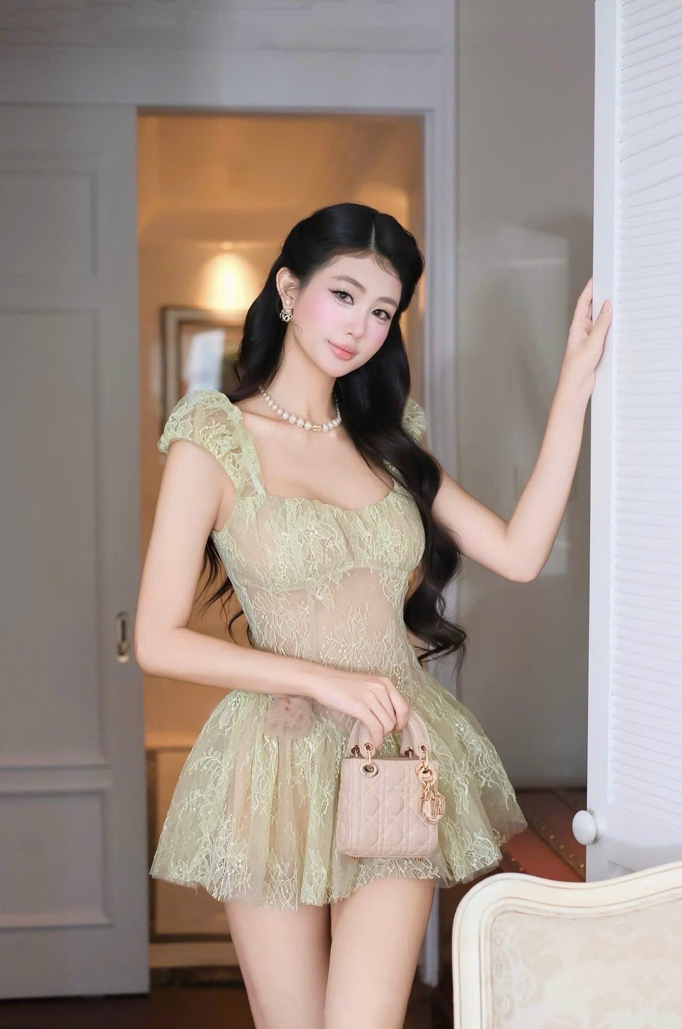  Đầm ren thiết kế hai dây bảng tùng xoè kèm tab hoa sang chảnh - XANH - G84 ( eo S<68, M<72 DÀI 70CM ) 