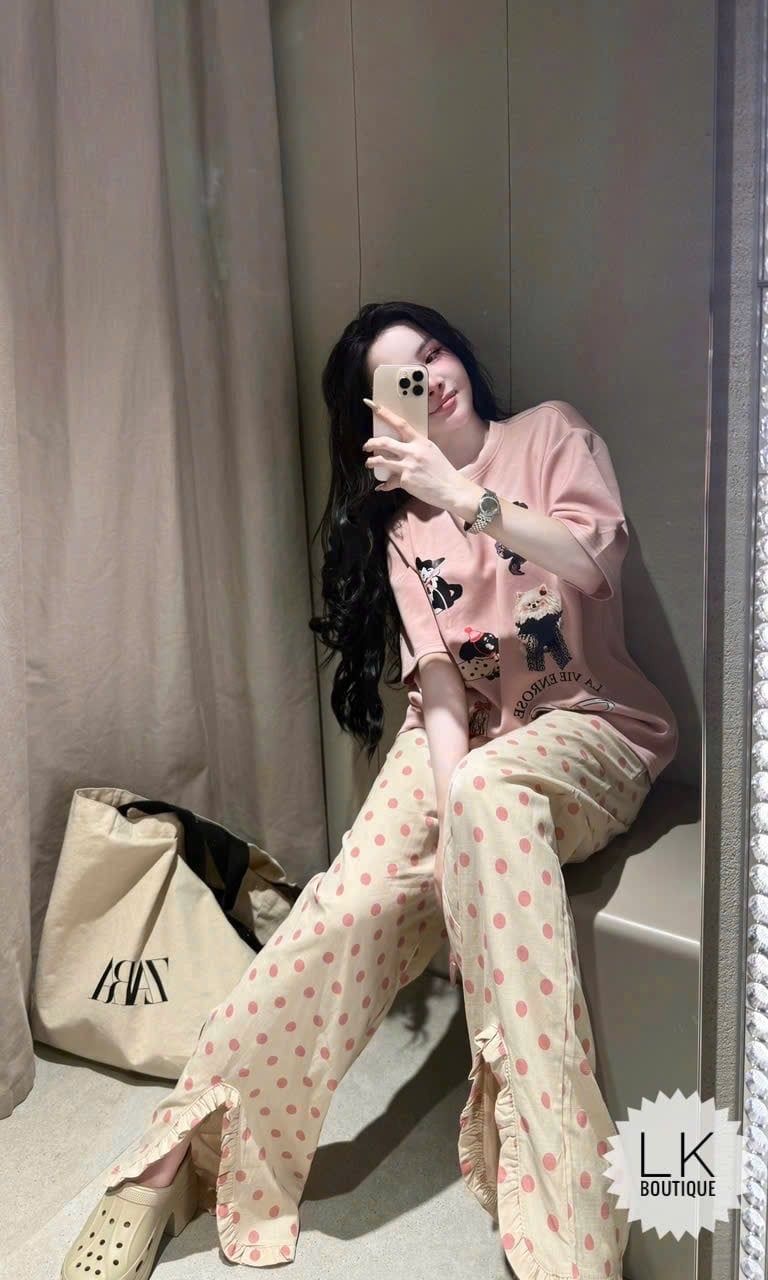  Set bộ áo cộc tay in hình kèm quần suông sẻ gấu chấm bi - HỒNG - K174 