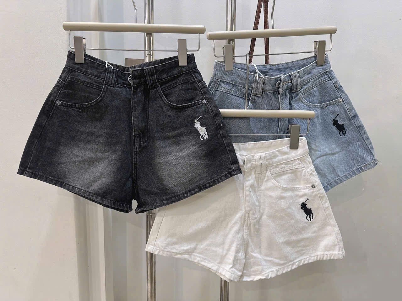  Quần short jean nữ đùi thêu ngựa cạp cao dễ thương - TRẮNG - T548 (Eo S<64, M<68, L<72cm) (không kèm nịt) 