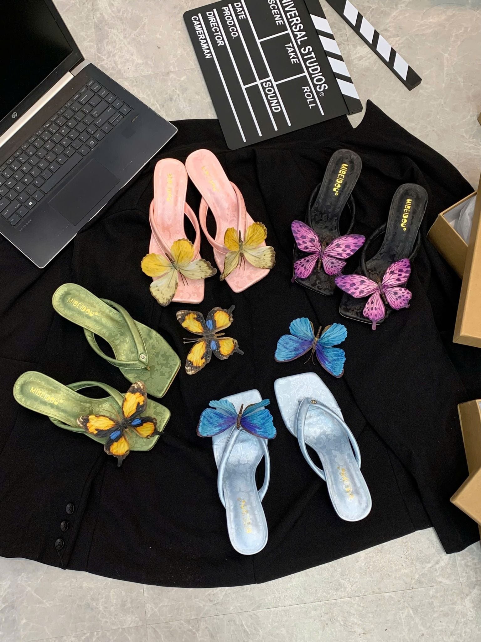  Guốc xỏ ngón đế vuông đính kèm tag bướm tháo rời hàng QC loại 1 FULLBOX - ĐEN - L01 