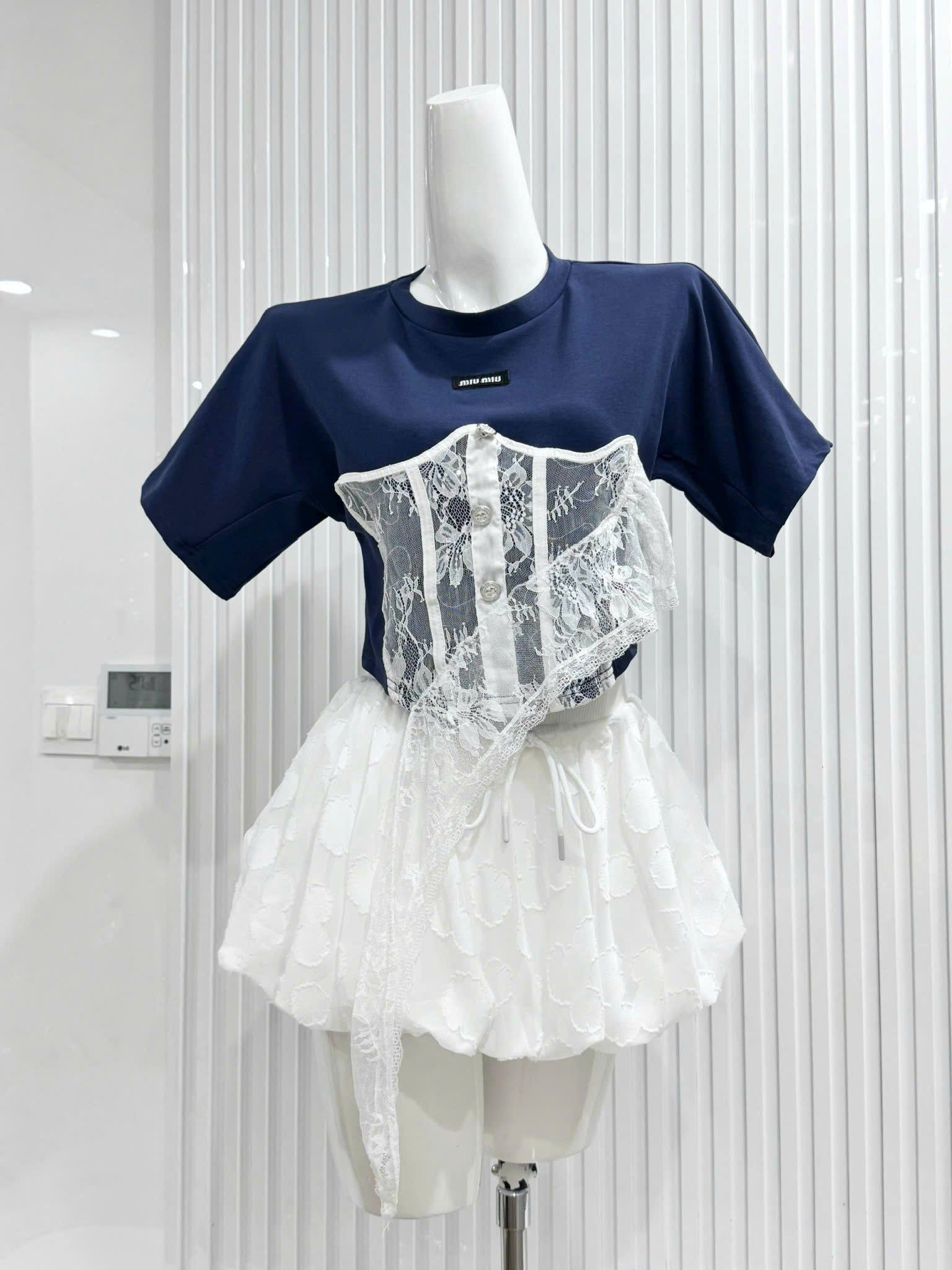  Set áo cổ tròn miumiu phối lưới ren cách điệu mix chân váy dáng bồng - Q358 