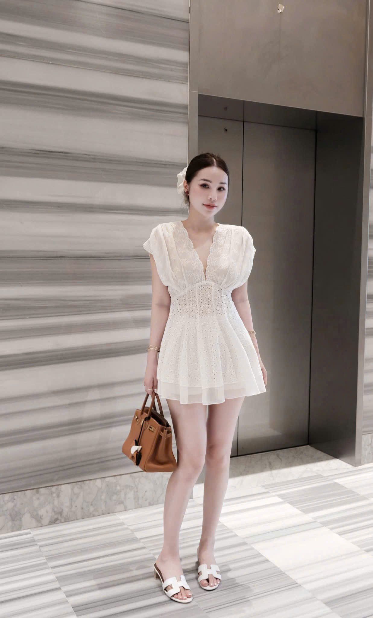  Váy sát nách cổ v chiết eo nhẹ dáng ngắn siêu hot - Q462 ( eo S<68 ,M<72 ) 