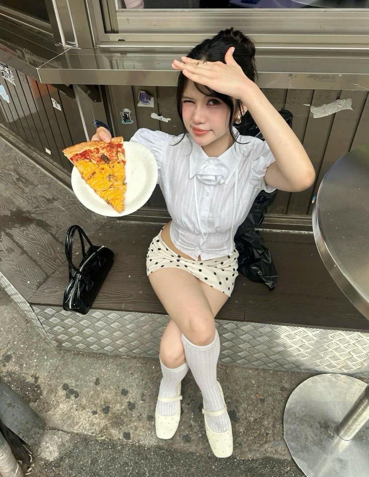  Set áo sơ mi tay bồng dây hoa mix chân váy họa tiết chấm bi - Q547 (eo S<68, M<72) 