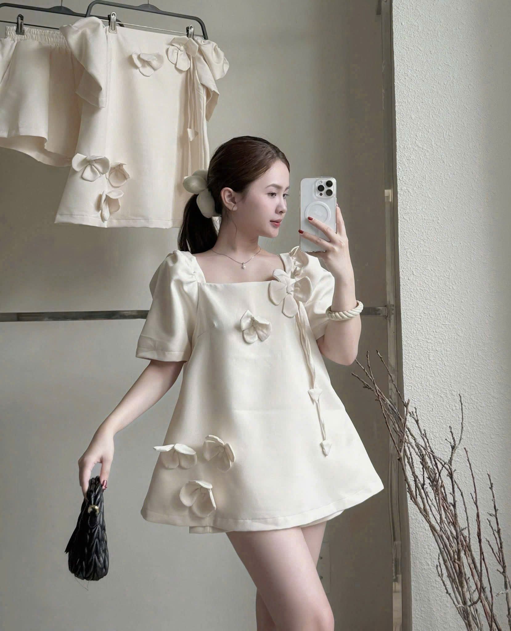  Set áo cộc tay bồng họa tiết hoa nổi phối quần short trẻ trung - Q478 