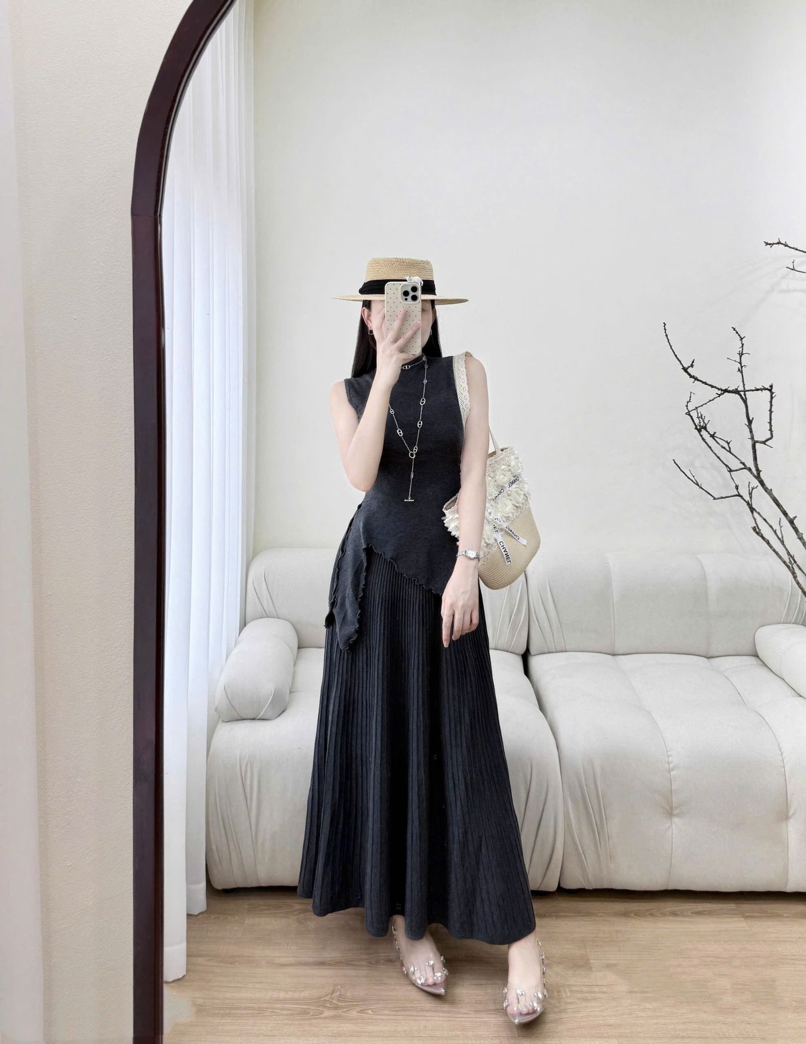  Set áo cổ trong sát nách vạt cách điệu mix chân váy xếp ly dáng dài - GHI - R13 