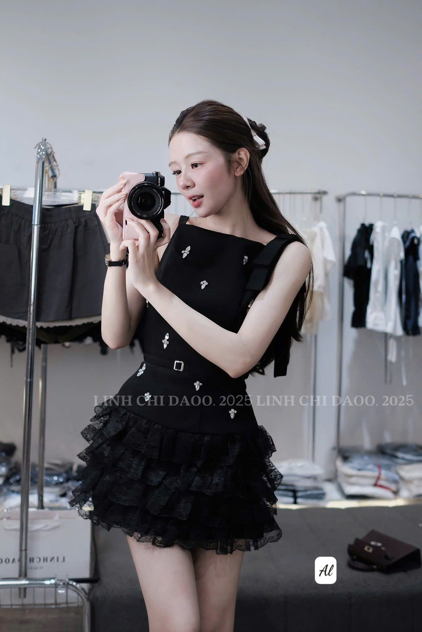  Đầm 2s họa tiết đính đá nổi lấp lánh chân tầng sang chảnh - ĐEN - R172 (eo S<66, M<70,L<74) 