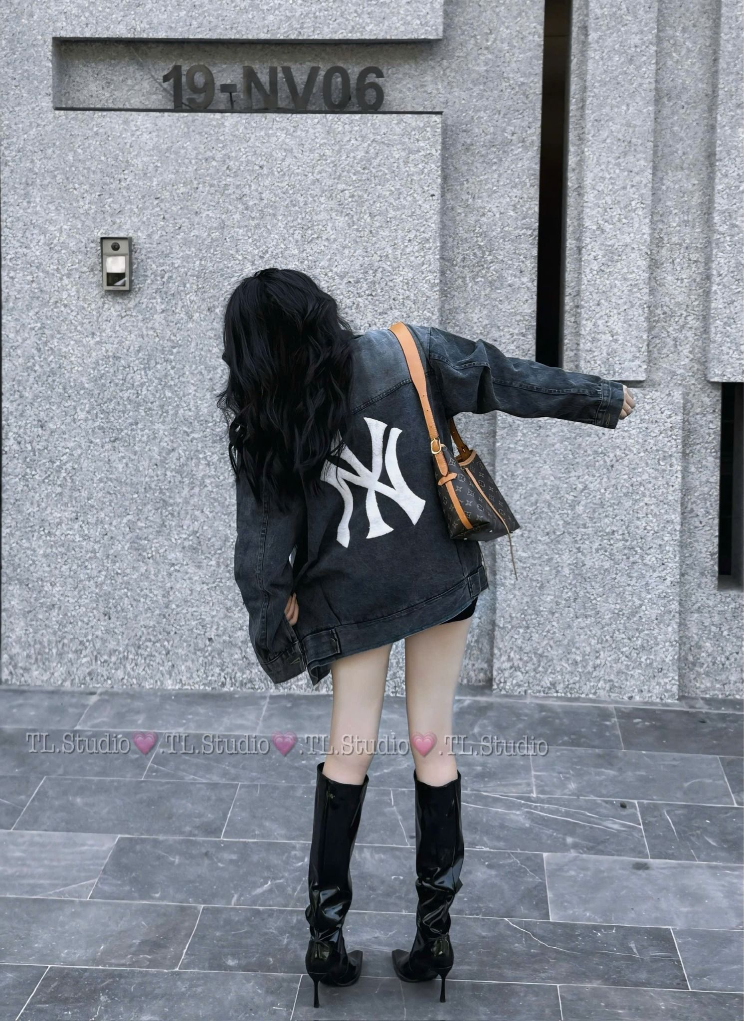 Áo khoác tay dài form rộng NY siêu hot - ĐEN - R250 