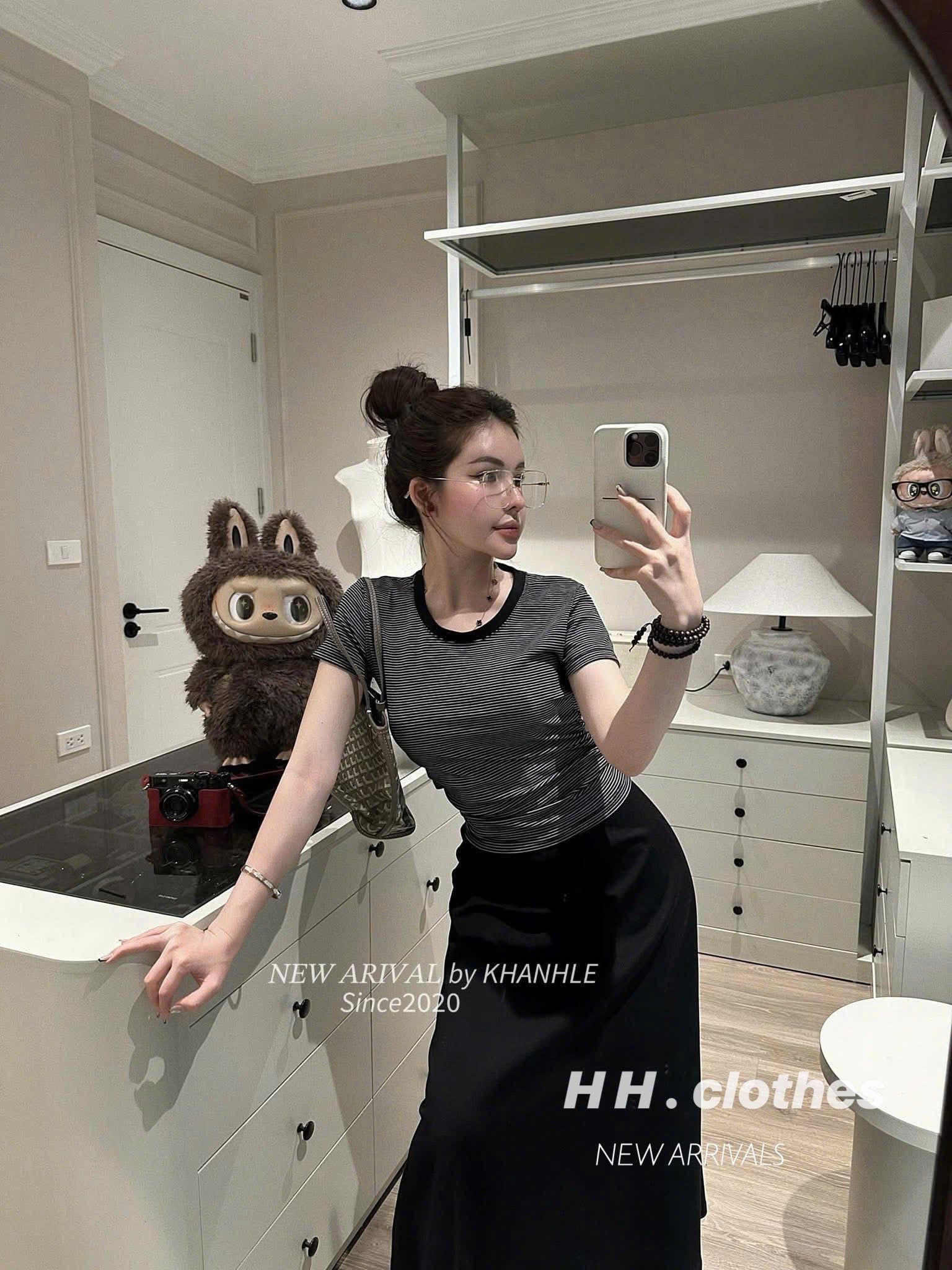  Set áo cổ tròn kẻ sọc phối viền mix chân váy dáng dài - ĐEN - R279 