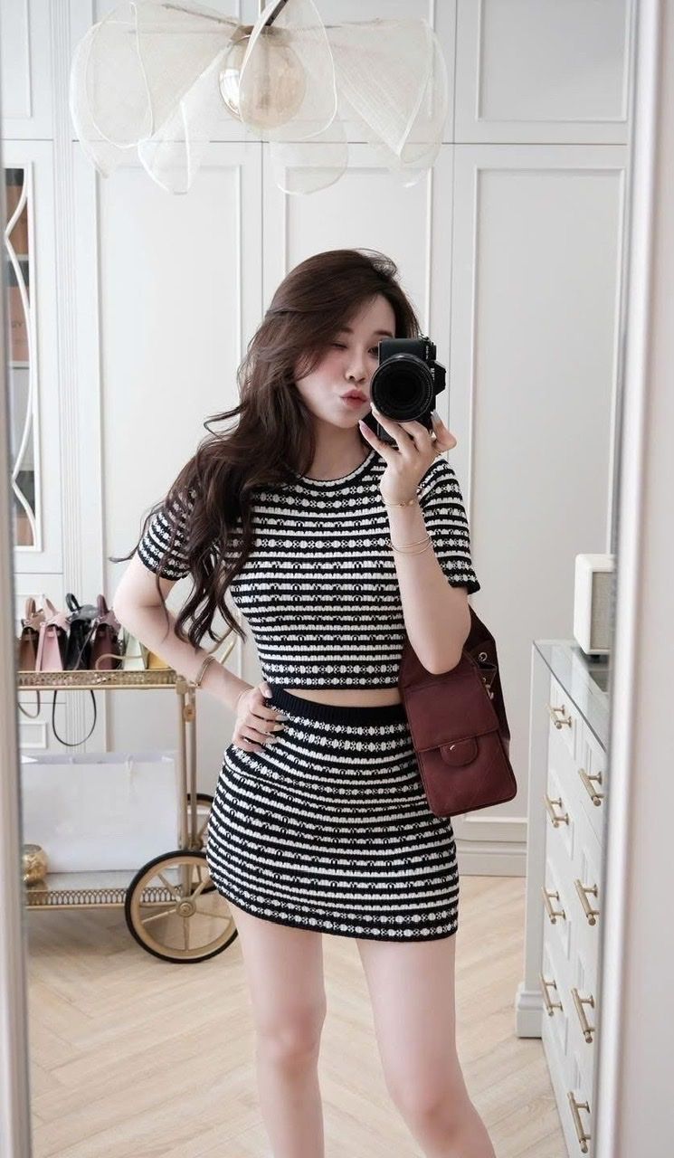  Set áo len cổ tròn mix chân váy họa tiết siêu sang - R346 