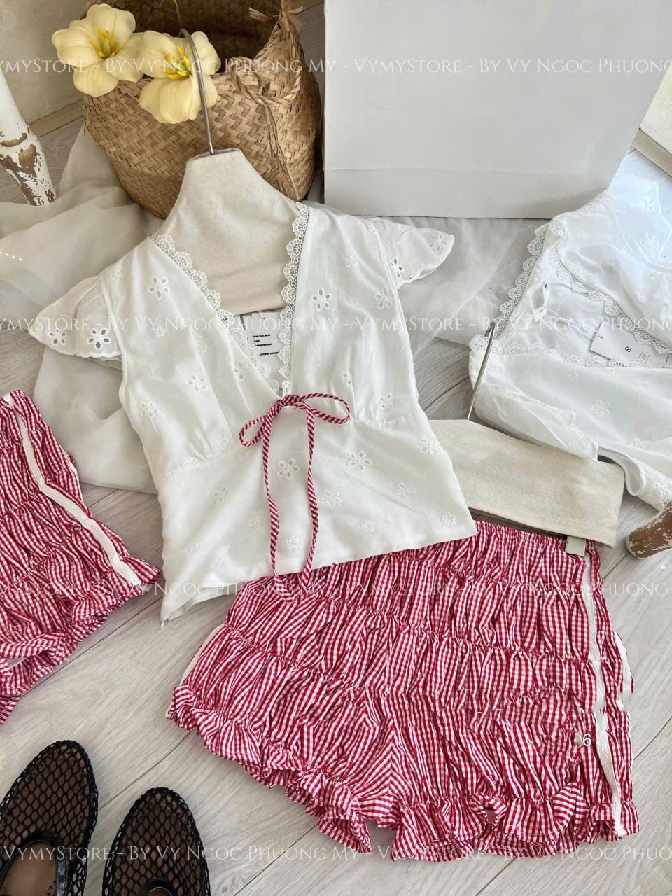 Set áo tay hến cổ v đính dây nơ mix quần ngắn bo nhún co dãn - R339 