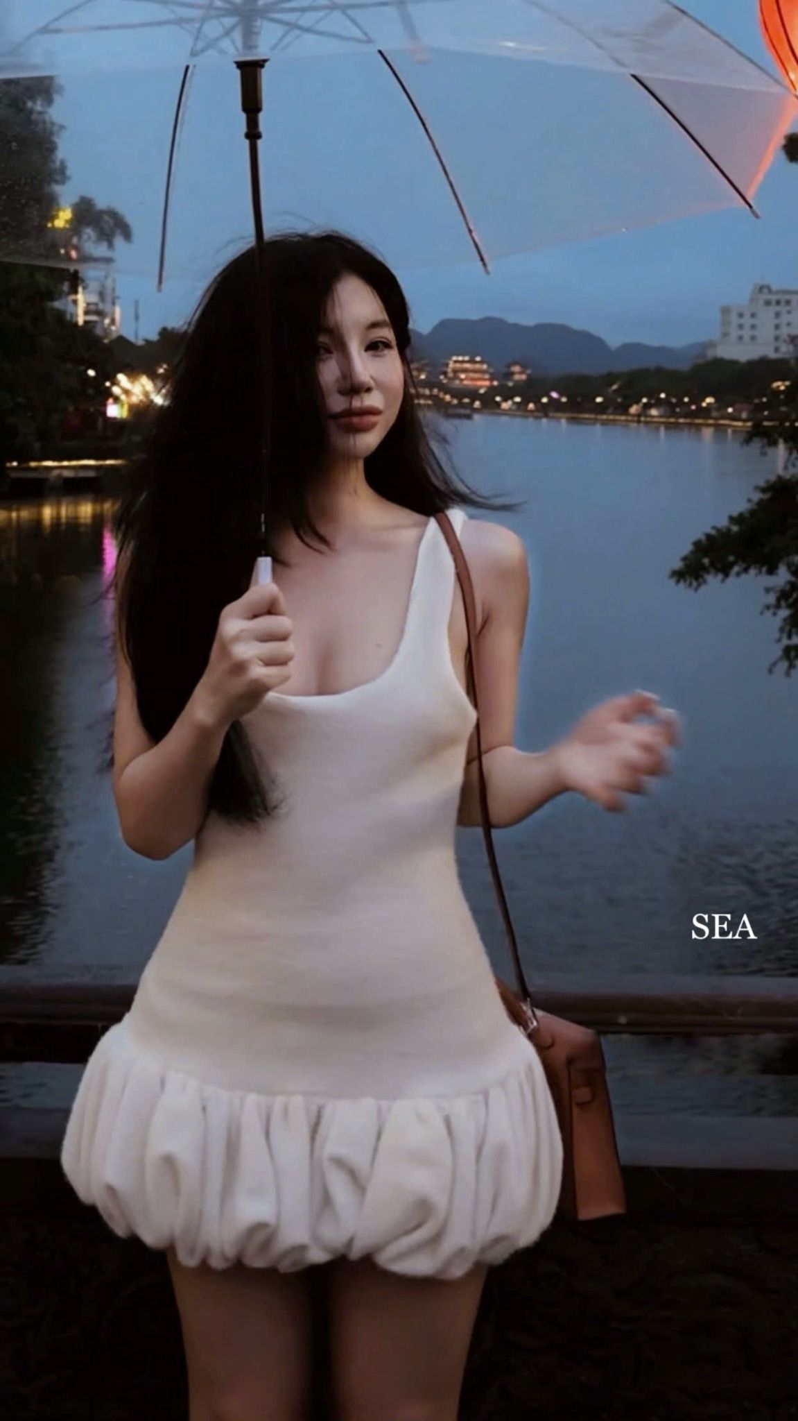  Đầm hai dây dáng ngắn ôm body chân bồng siêu hot - A233 ( eo S<68, M<72 ) (0) 