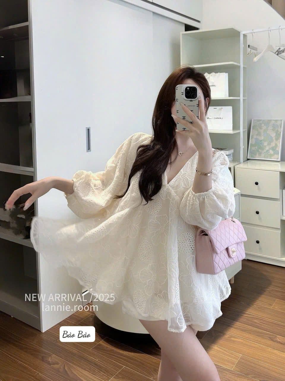  Set áo babydoll tay lỡ cổ v ren hoa mix quần short tafta tiểu thư - C76 D22 