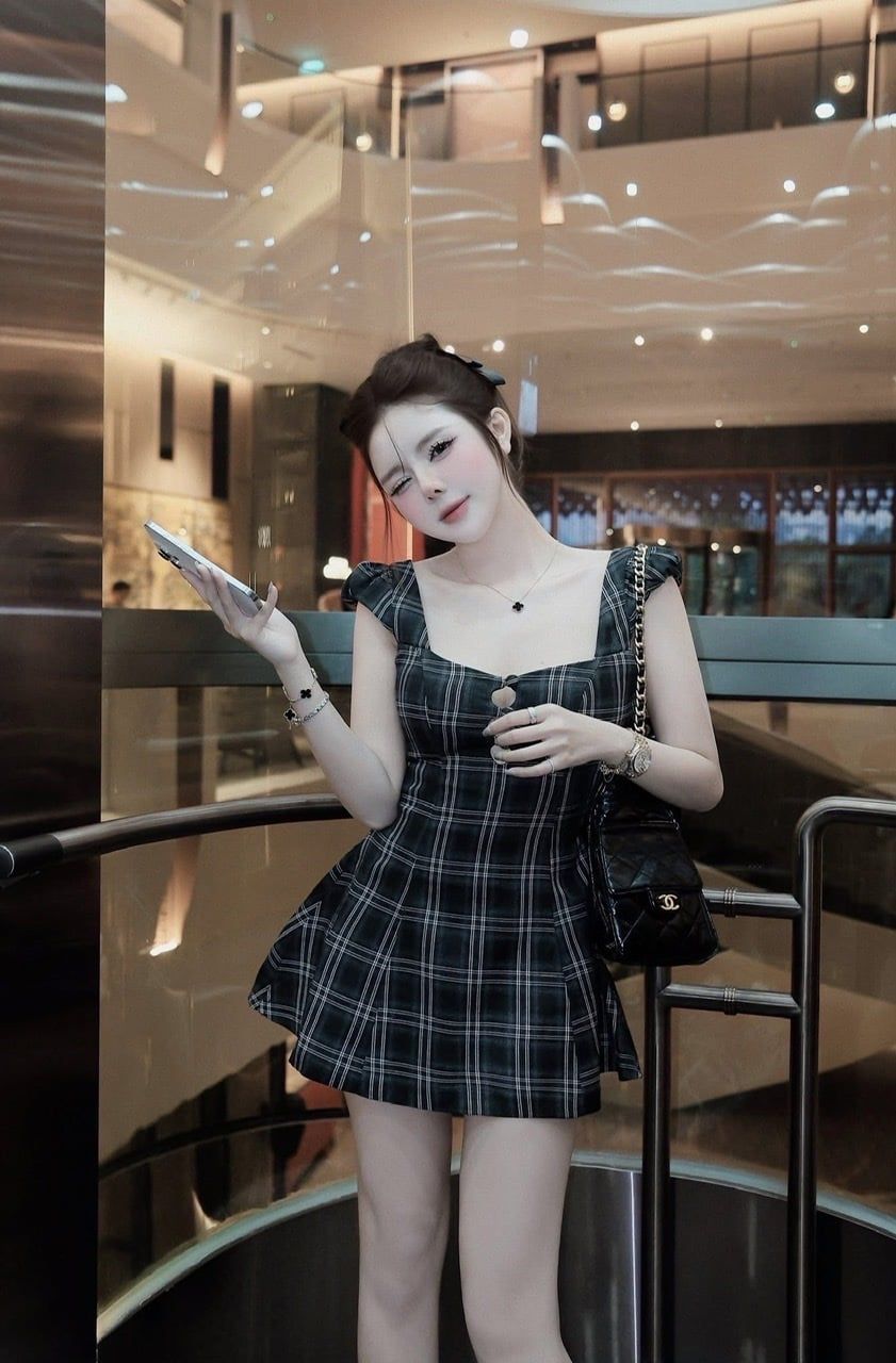  Váy caro cổ vuông tay bồng nhẹ dáng xòe MPB siêu xinh - C151 (eo S<68, M<72) 