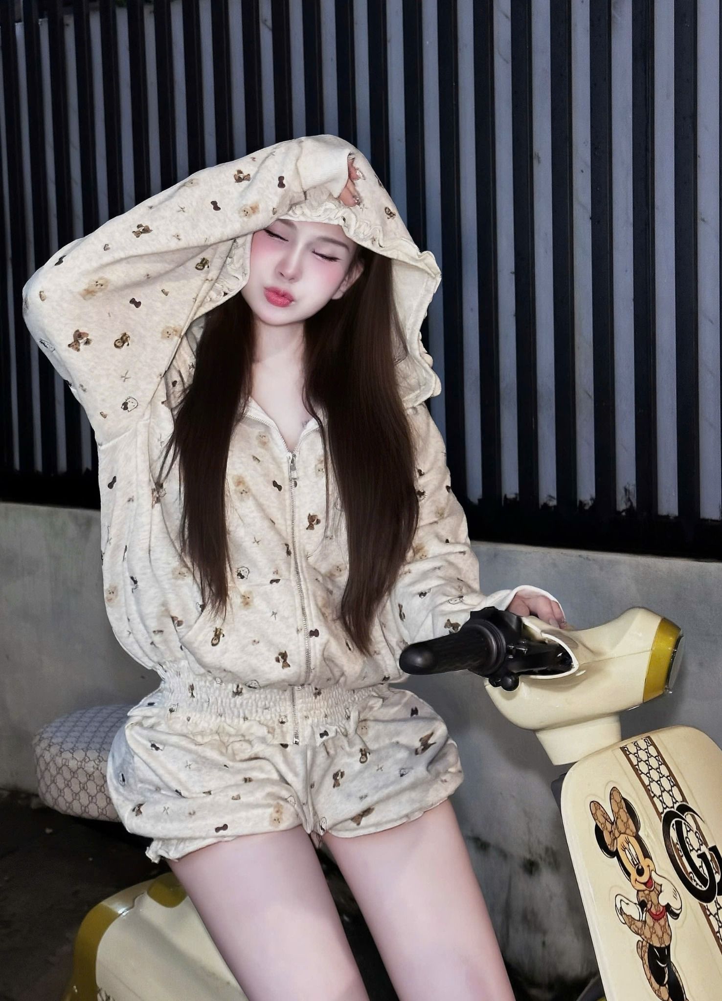  Set áo khoác nỉ retro có nón viền bèo bo chun mix quần bí họa tiết siêu dễ thương hàng cao cấp - N34 H16 