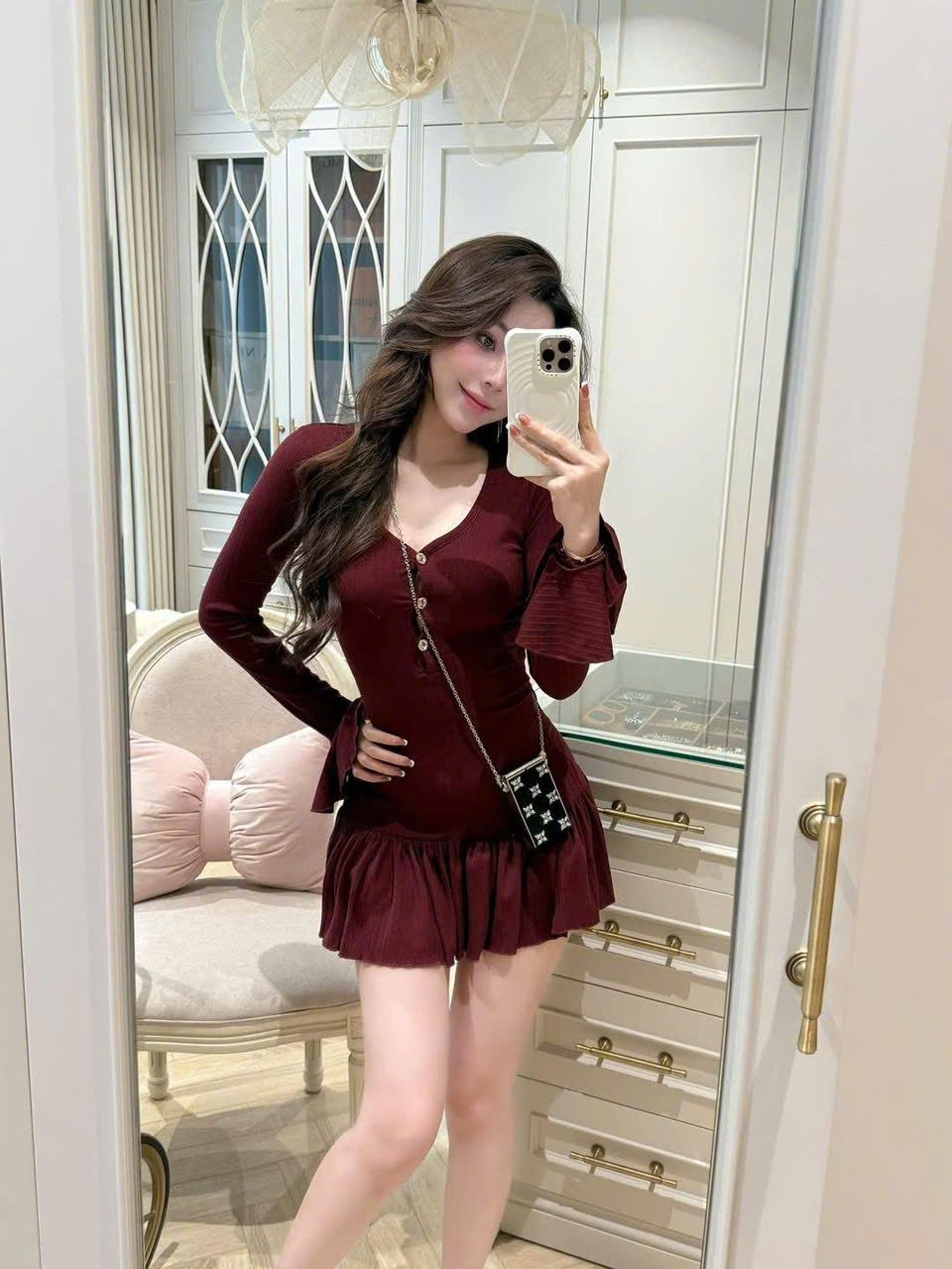  Đầm body tay dài cổ v đính cục chân phối bèo tay loe - ĐỎ - N98 
