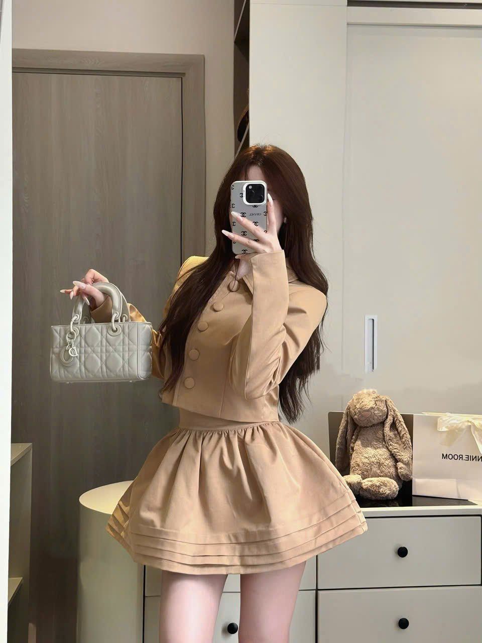  Set áo tay dài cổ đức đính cúc bọc mix chân váy xòe form A màu nâu trendy - N156 (eo S<68, M<72) 