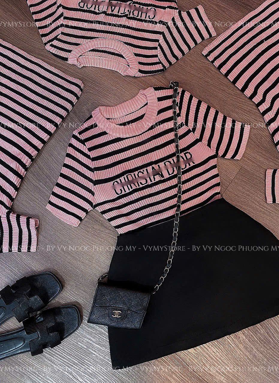  Áo len gân cổ bo tròn kẻ Christan Dior màu hồng - N171 