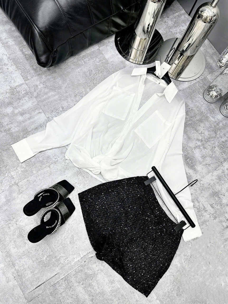  Set áo sơ mi túi hộp xoắn kiểu mix quần short dạ nhũ sang chảnh - N197 (eo S<68, M<72) 