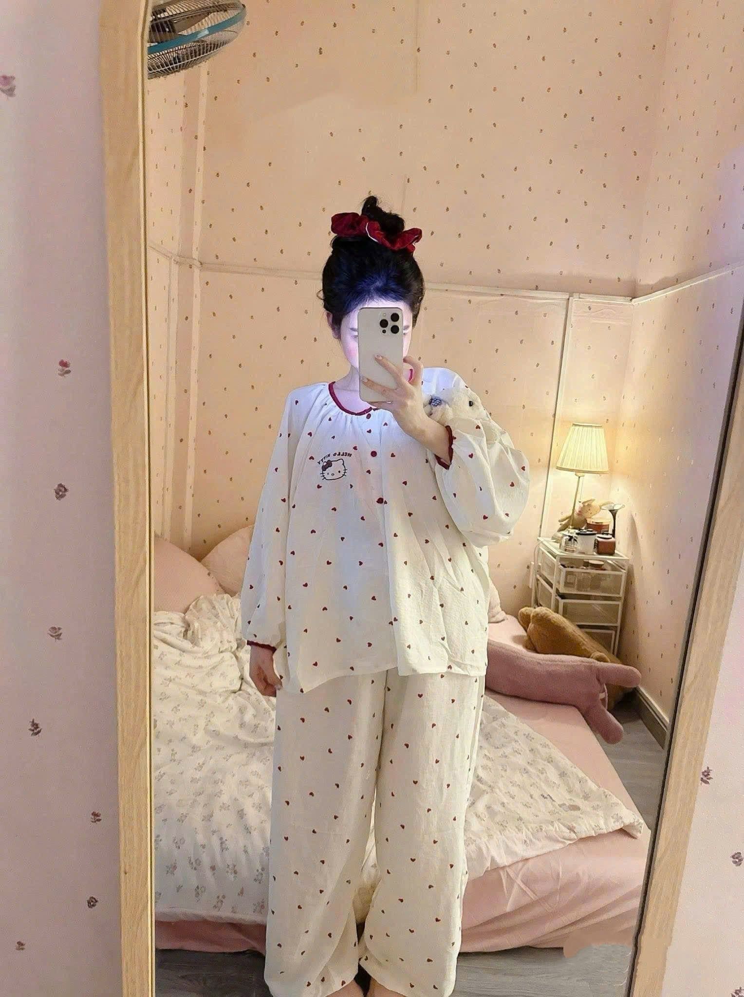  Set 3 món bộ áo tay dài cổ tròn chấm bi Hello Kitty mix quần dài kèm buộc tóc - E98 