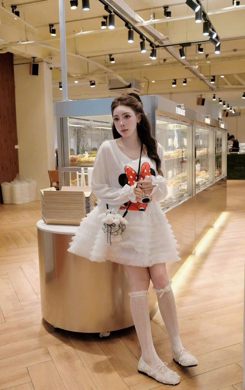  Váy MICKEY tay dài phối ren tầng form babydoll dễ thương - TRẮNG - E154 