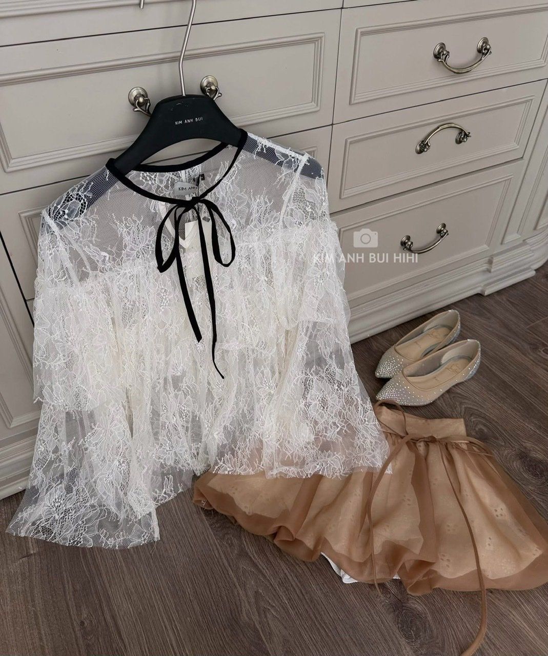  Set áo ren bèo tầng cột nơ mix chân váy siêu xinh - E259  ( eo S<68, M<72 ) 