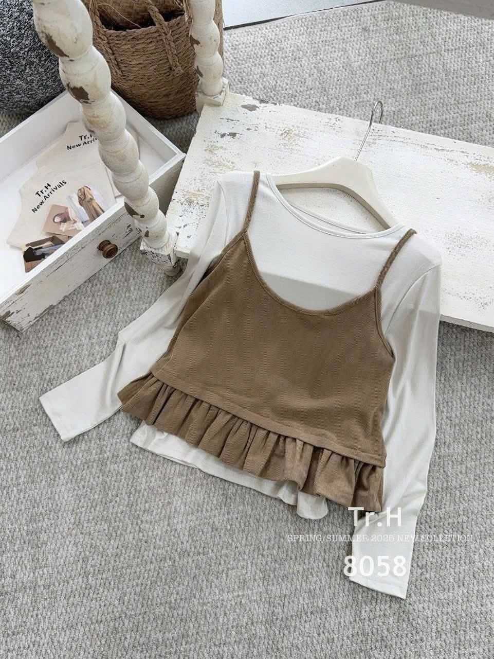  Set áo tay dài trắng kèm áo 2s phối bèo tiểu thư - NÂU NHẠT - E297 