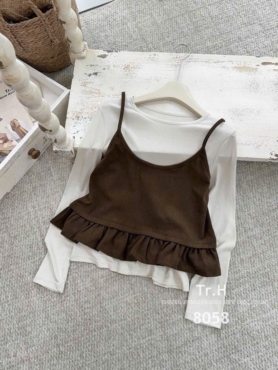  Set áo tay dài trắng kèm áo 2s phối bèo tiểu thư - NÂU ĐẬM - E296 