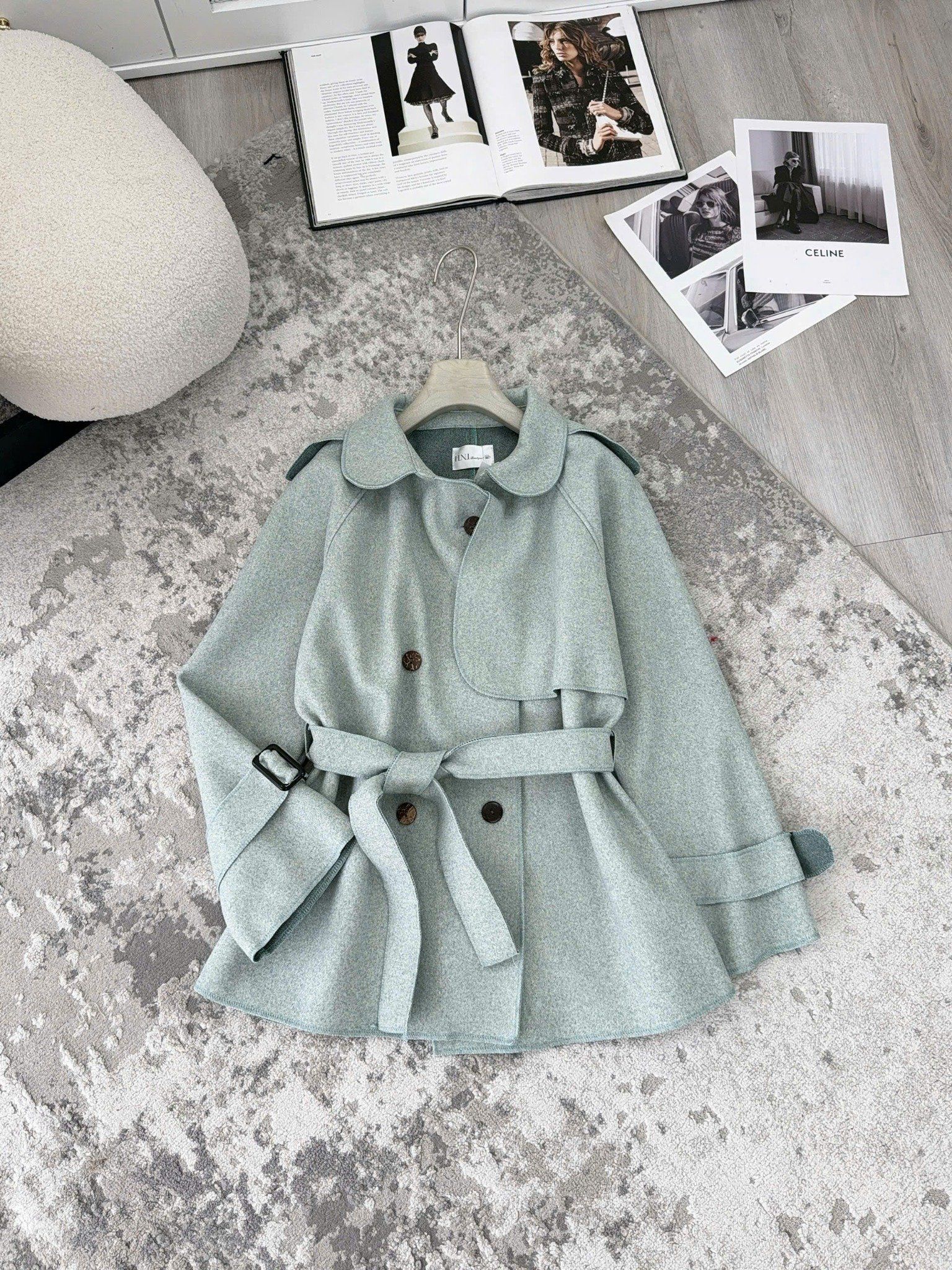  Áo khoác mangto cổ sen đính cúc gỗ kèm dây đai - XANH - G14 