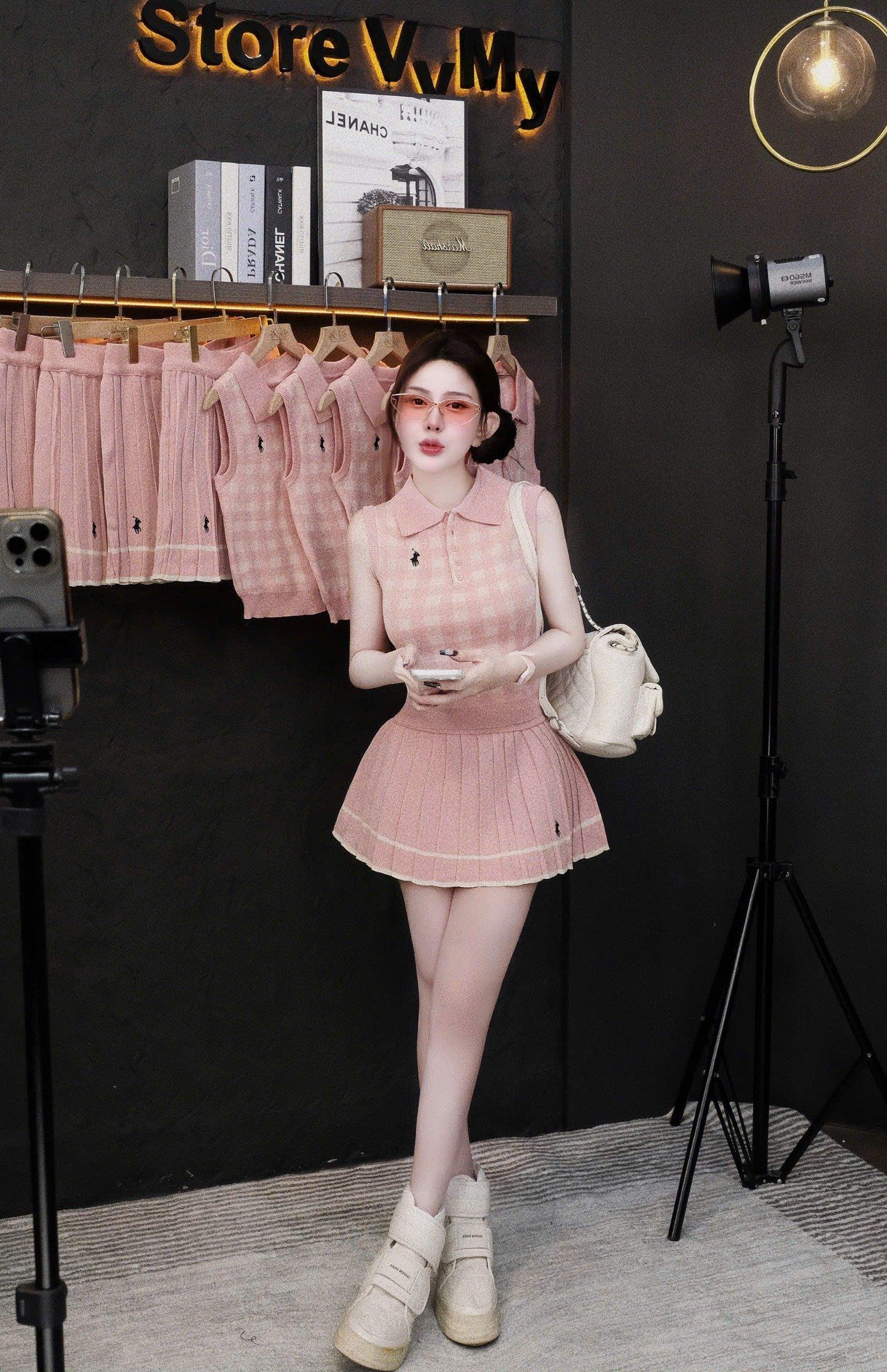  Set len áo sát nách cổ đức mix chân váy xếp li thêu ngựa - HỒNG - E134 