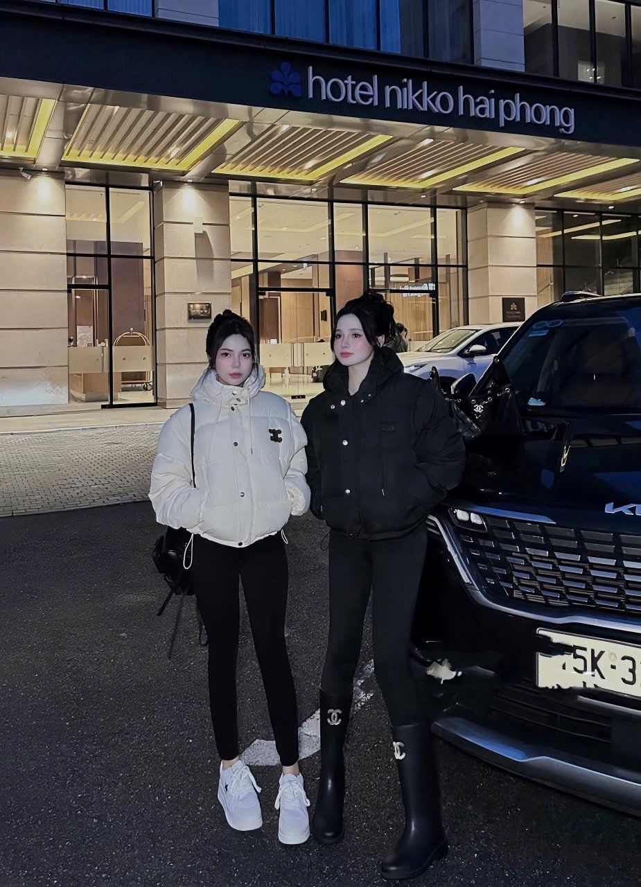  Áo khoác phao thêu dáng ngắn có mũ khóa kéo cúc bấm mẫu mới - KEM - G72 