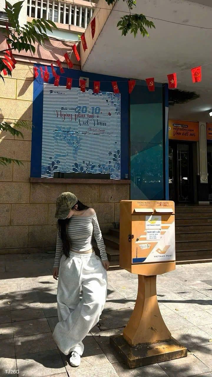  Set áo trễ vai tay dài kẻ mix quần suông dài nỉ form rộng - G124 