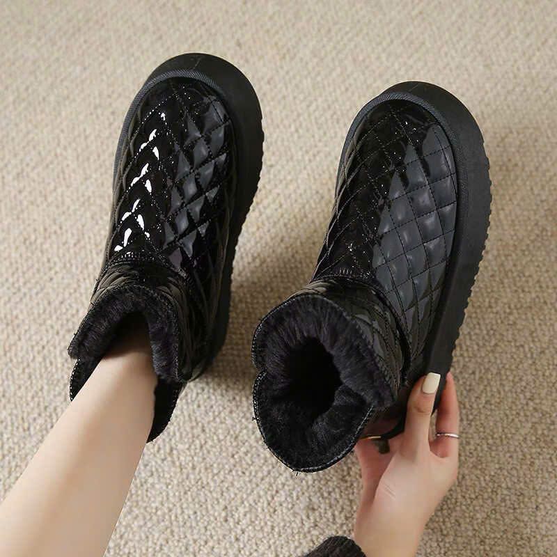  Giày boot cổ cao ô trám bề mặt bóng phối lông FULLBOX - ĐEN - K13 (HÀNG SALE LỖ KO ĐỔI TRẢ DƯỚI MỌI HÌNH THỨC) 