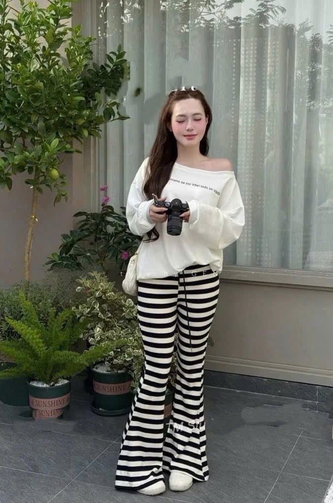  Set áo tay dài lệch vai mix quần ống loe kẻ sọc - G186 