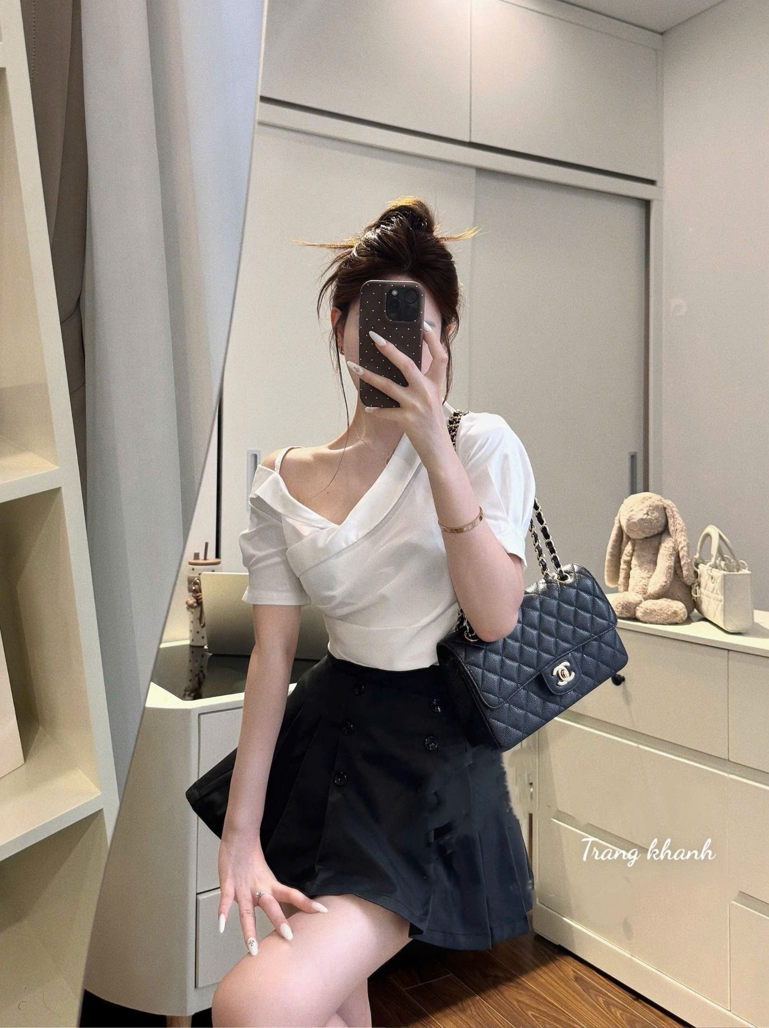  Set áo thô cổ lệch vai xếp ly eo mix chân váy xếp li kaki đính cúc - ĐEN - G210 (EO S<68, M<72) 